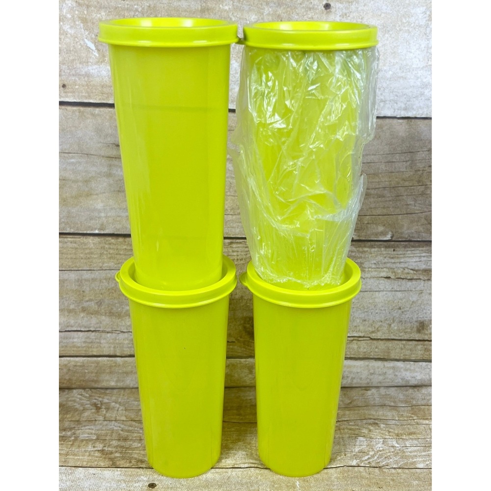 Tupperware Set of (4) Tumblers Straight Sided 12 oz With Seals Parrot Green